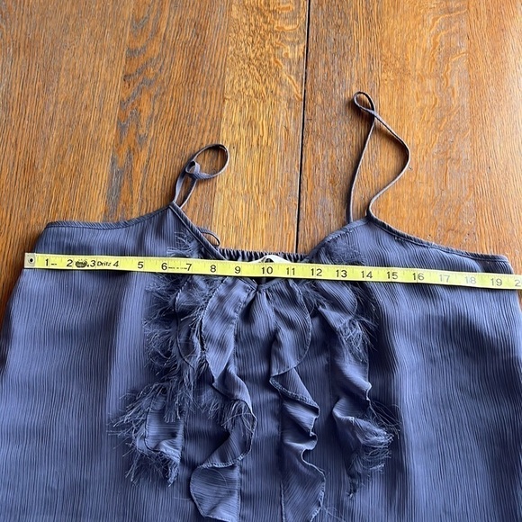 Old Navy sheer straps tank top size large gray raw hem ruffle in the front - Picture 7 of 12